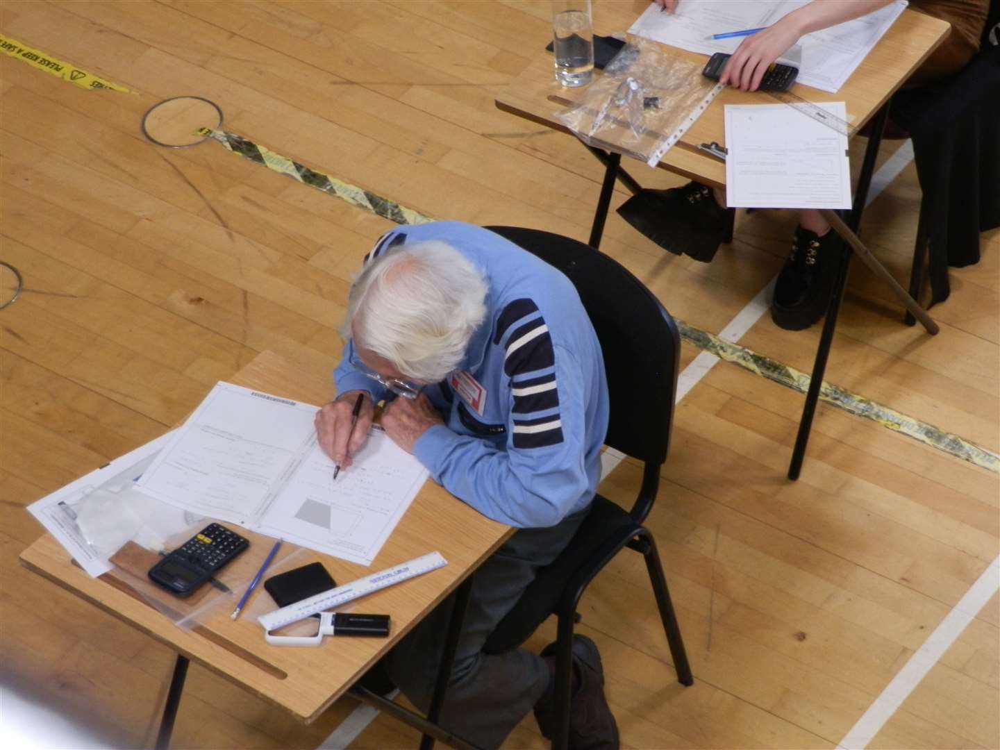 Derek Skipper completes his GCSE maths at 92 (58902478)
